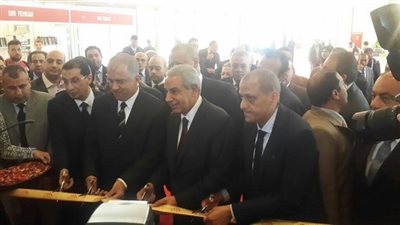 وزير التجارة والصناعة يفتتح المعرض الدولي للجلود 