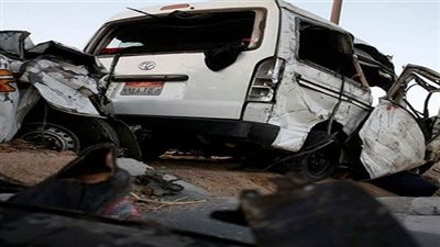 إصابة 14 راكبا في تصادم ميكروباص بعمود إنارة ببني سويف