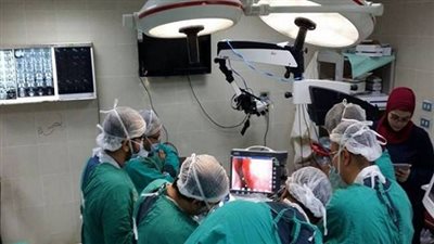 إزالة ورم من مخ مريض في جراحة نادرة بمستشفى السويس العام