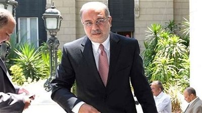 رئيس الوزراء يصل مطار القاهرة لاستقبال المستشارة الألمانية