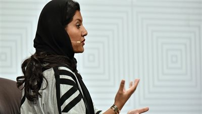 بالفيديو.. أميرة سعودية تثير الجدل بمباراة تنس طاولة مع وزير يابانى