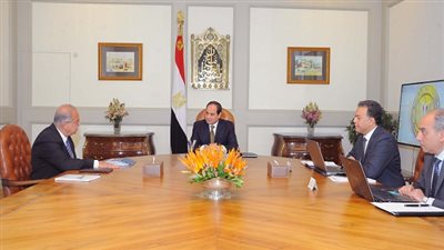 السيسي يجتمع برئيس الوزراء ووزير النقل
