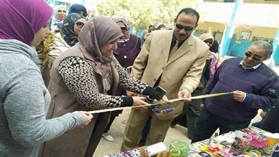بالصور.. افتتاح المعرض  الخيرى للأيتام بالسويس الإعدادية القديمة بنات