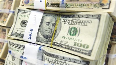 سعر الدولار بـ 6 بنوك في تعاملات اليوم 