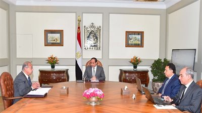 السيسي يعقد اجتماعاً مع رئيس الوزراء ووزير الصحة والسكان
