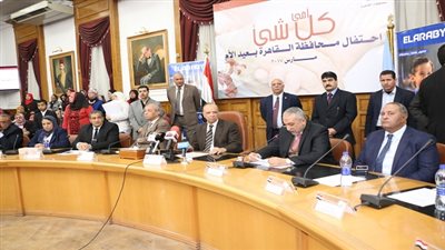 محافظ القاهرة يكرم الأمهات المثاليات