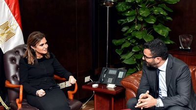 سحر نصر تبحث مع ممثلين مجموعة الحكير السعودية زيادة استثماراتها 