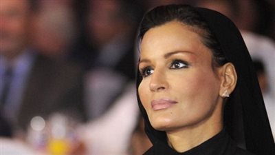 شاعر تونسي يسخر من الشيخة موزة بقصيدة هزلية