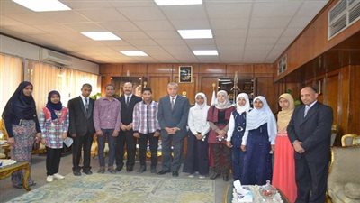 محافظ قنا يكرم أوائل المسابقة العلمية على مسمى جنوب الصعيد