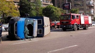 إصابة ٥ شرطيين في انقلاب سيارة تابعة لأمن الجيزة بمحور ٢٦ يوليو