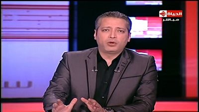 بالفيديو.. تعليق خارج من تامر أمين على اكتشاف مصنع ألبان بالصدفة