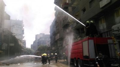 لجنة هندسية لمعاينة العقار المحترق في شارع المتوكل بالزيتون