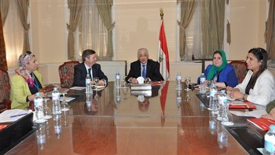 شوقى يلتقى وفد المجلس الثقافى البريطانى لبحث أوجه التعاون فى مجال التعليم