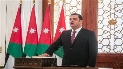 وزير الشباب والرياضة الأردني يصل مطار القاهرة