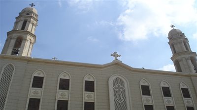 المرقسية تتزين احتفالا بأحد الشعانين والأنبا رافائيل يعظ