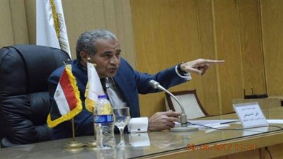 وزير التموين: صرف مستحقات المزارعين والفلاحين الموردين للقمح المحلى 