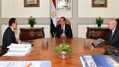السيسي يتابع الموقف التنفيذي لعدد من المشروعات مع وزير الاسكان