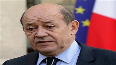 وزير الدفاع الفرنسي يشيد بالديمقراطية التونسية