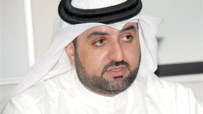 وزير الشباب والرياضة البحريني يصل مطار القاهرة