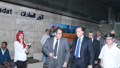 وزير النقل في جولة تفقدية بالخطوط الثلاثة للمترو