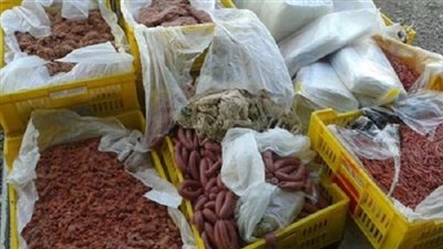 ضبط 30 كيلو جرام سجق فاسد في حملة بباب الشعرية