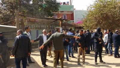 ضبط عدد من الخارجين عن القانون خلال حملات تموينية بالمحافظات 