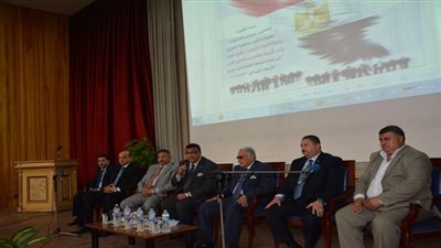 التعليم تعقد ندوة 