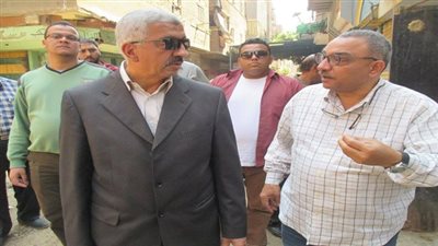 رئيس حى الشرابية: متابعة مشروع الصرف الصحى بعزبة 