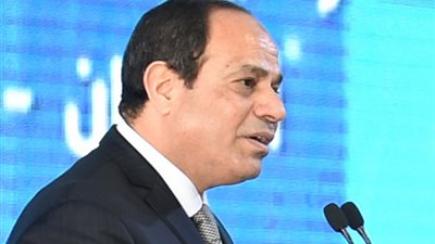 السيسي: الانتهاء من كافة المشروعات وشبكات الطرق يونيو 2018