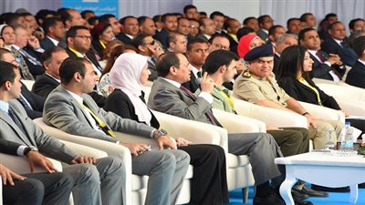 السيسي يشارك بجلسة 