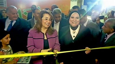 تحت شعار من بيتنا لبيتك والي تفتتح اليوم معرض (ديارنا) للأسر المنتجة