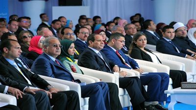 السيسي يشارك في جلسة 