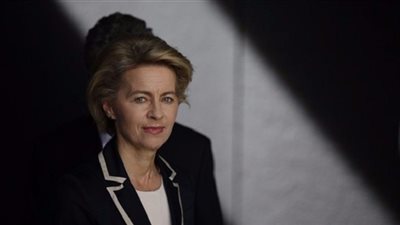 وزيرة الدفاع الألمانية تلغي رحلة لأمريكا للتركيز على اعتقال ضابط