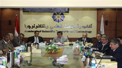 وزير التعليم العالى: التصدي للمشكلات التى تواجهها البحيرات المصرية