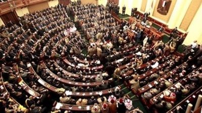 مشادات بين نائب ورئيس 