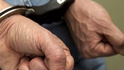 ضبط عاطل استولى على 47 ألف دولار من تاجر في قنا