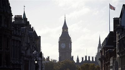 توقعات بفوز ساحق للمحافظين في بريطانيا