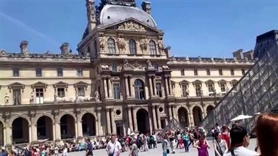 إخلاء محيط متحف اللوفر بعد العثور على حقيبة مشبوهة