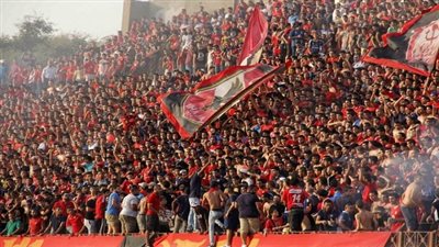 ألتراس أهلاوي مهاجمًا مجلس طاهر بعد 