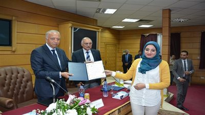 التعليم تشهد إجراء سحب بنك التعمير والإسكان الأول على دفاتر التوفير 