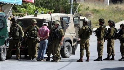 الاحتلال يعتقل 15 فلسطينيا بالضفة الغربية