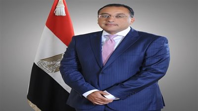 وزير الإسكان يُصدر 15 قراراً إدارياً لإزالة مخالفات البناء والتعديات بمدينتى العبور والعاشر من رمضان