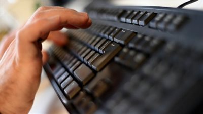 صحيفة بريطانية تحذر من هجوم إلكتروني ضخم على المملكة.. غدا