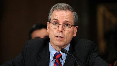 سفير أمريكي سابق: واشنطن ترسل ألف جندي إلى سوريا