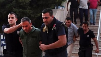 أوامر باعتقال العشرات من هيئتي الاتصالات والسوق المالية التركية