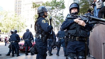 إرهابي يطعن 5 أشخاص حاولوا الدفاع عن سيدتين مسلمتين بأمريكا