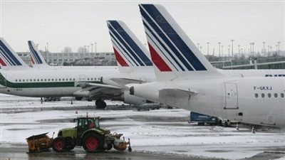 عطل إلكتروني عالمي يتسبب في إلغاء الرحلات من مطارات لندن