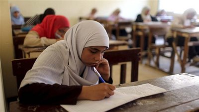 استبعاد رئيس لجنة فتيات القرين لمساعدته طالبة في الثانوية الأزهرية
