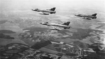 موقع عبري يروي قصة اختفاء طيار إسرائيلي حاول اختراق مصر في 67