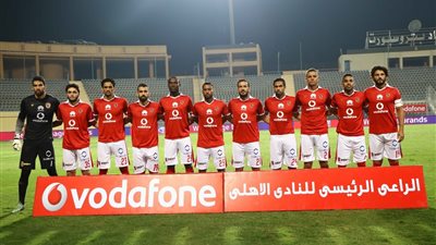 الأهلي يحتفل بالدرع الـ37 بالدوري.. كيف ظهر نجوم المارد الأحمر؟